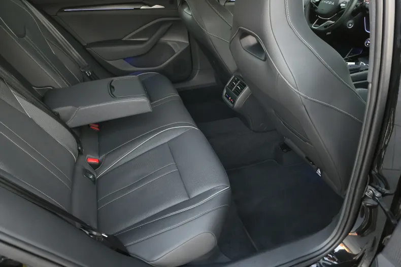 Skoda Superb din 2025 cu 6.500 km - oferta SKO123867 - foto 31