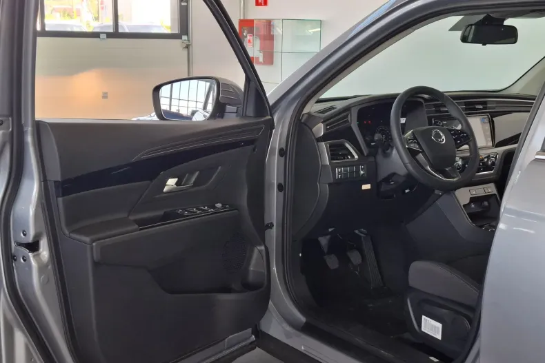 KG Mobility Korrando din 2025 cu 9 km - oferta KGM123873 - foto 8