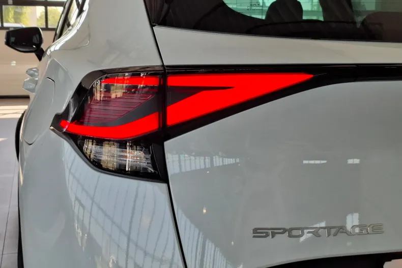 Kia Sportage din 2025 cu 5 km - oferta KIA123880 - foto 9