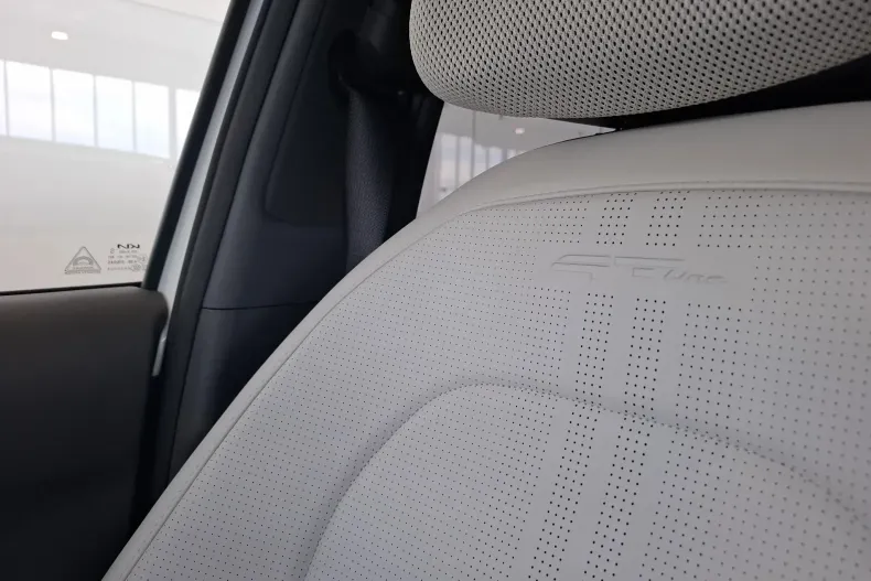 Kia EV3 din 2025 cu 1 km - oferta KIA123881 - foto 31