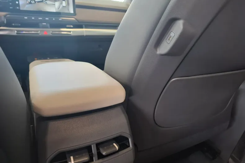 Kia EV3 din 2025 cu 1 km - oferta KIA123881 - foto 34