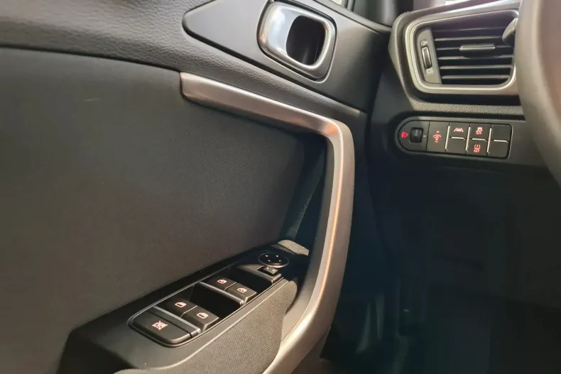 Kia XCeed din 2024 cu 1.400 km - oferta KIA123889 - foto 12