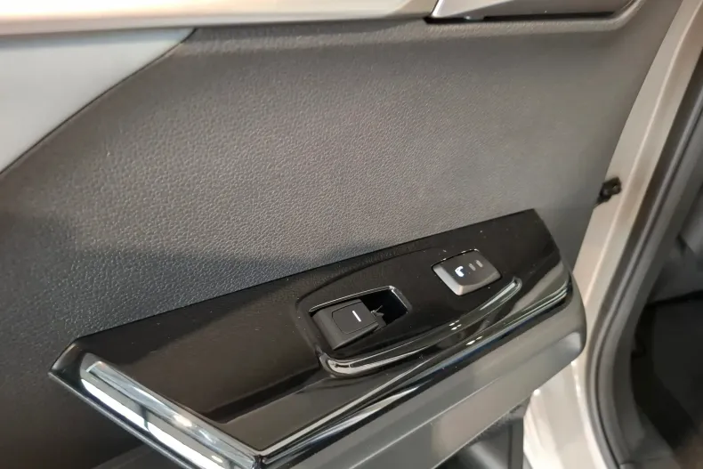 Ssangyong Torres din 2024 cu 750 km - oferta SSA123891 - foto 31