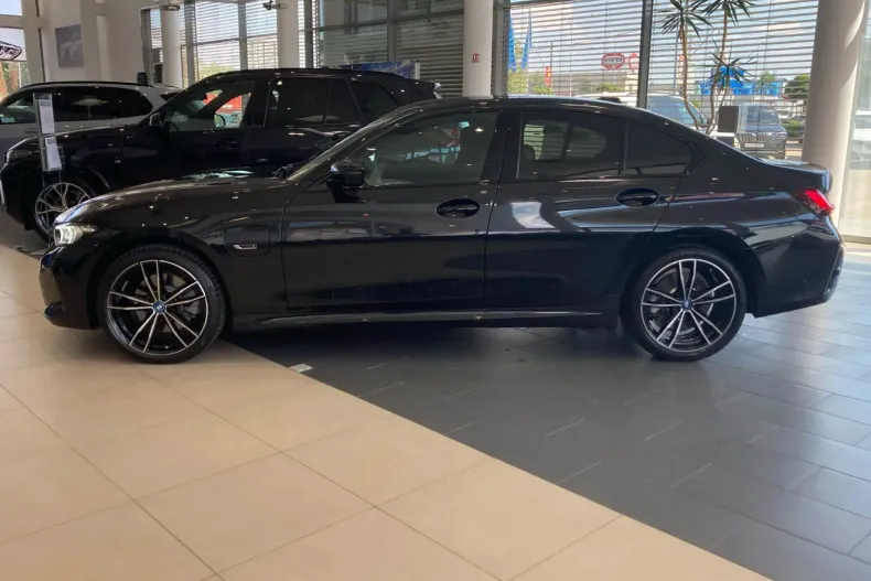 BMW Seria 3 din 2023 cu 7.400 km - oferta BMW123924 - foto 2