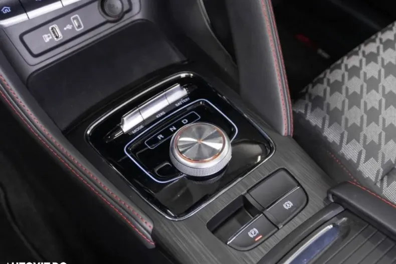 MG ZS EV din 2023 cu 7.900 km - oferta MG0123931 - foto 12