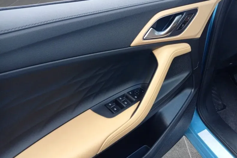 MG HS din 2025 cu 2.000 km - oferta MG0123933 - foto 12