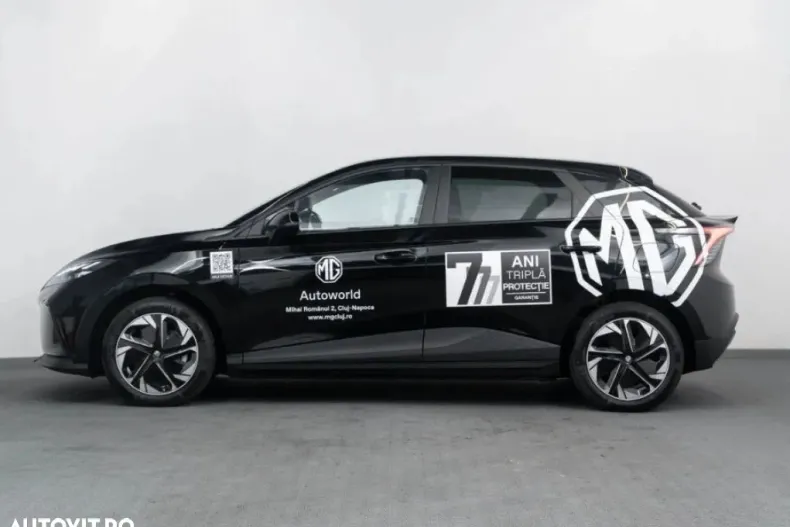 MG MG4 din 2023 cu 6.100 km - oferta MG0123939 - foto 3