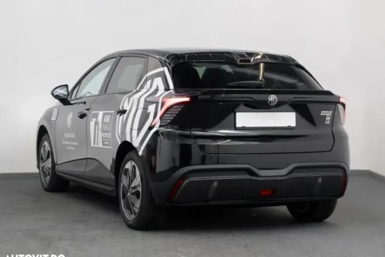 MG MG4 din 2023 cu 6.100 km - oferta MG0123939 - foto 4