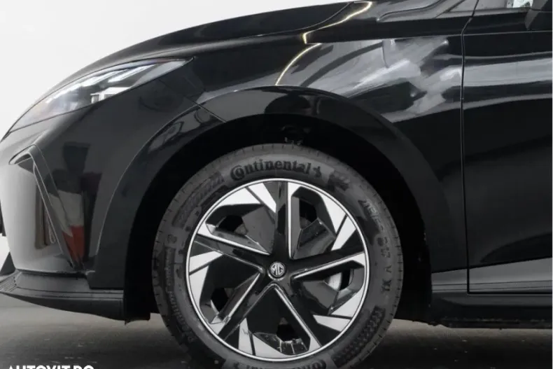 MG MG4 din 2023 cu 6.100 km - oferta MG0123939 - foto 7