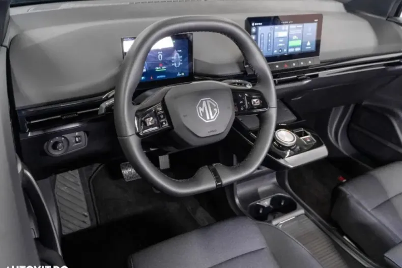 MG MG4 din 2023 cu 6.100 km - oferta MG0123939 - foto 9