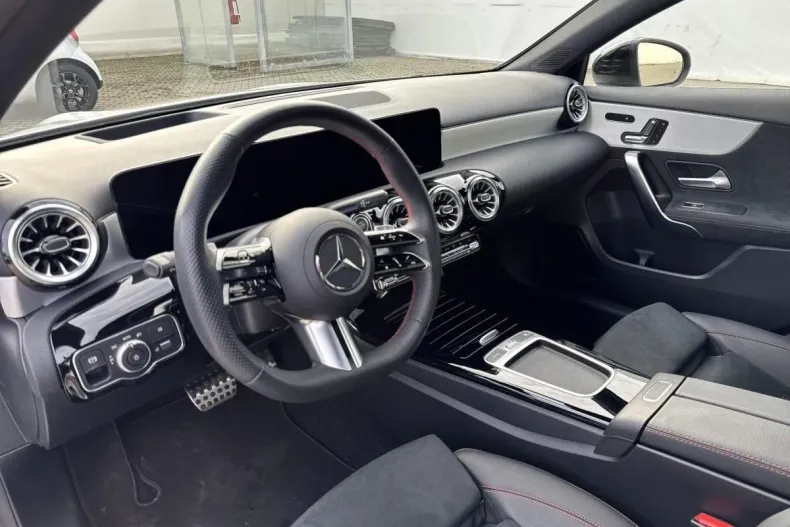 Mercedes-Benz A din 2023 cu 12.853 km - oferta MER123981 - foto 9