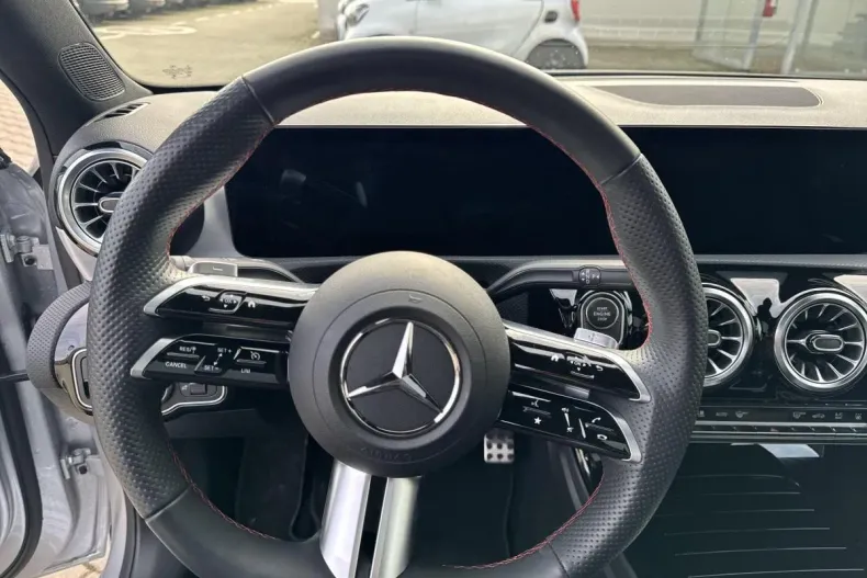 Mercedes-Benz A din 2023 cu 12.853 km - oferta MER123981 - foto 10