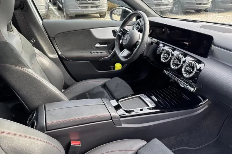 Mercedes-Benz A din 2023 cu 12.853 km - oferta MER123981 - foto 12