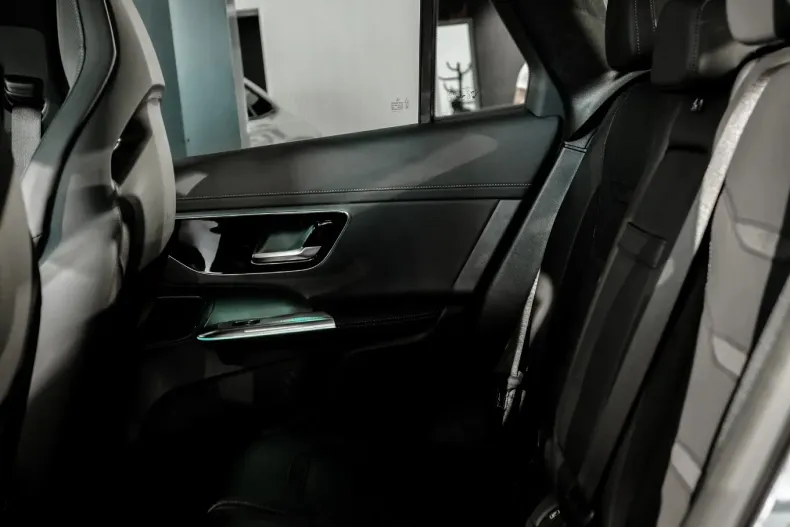 Mercedes-Benz GLC din 2023 cu 14.582 km - oferta MER123984 - foto 13