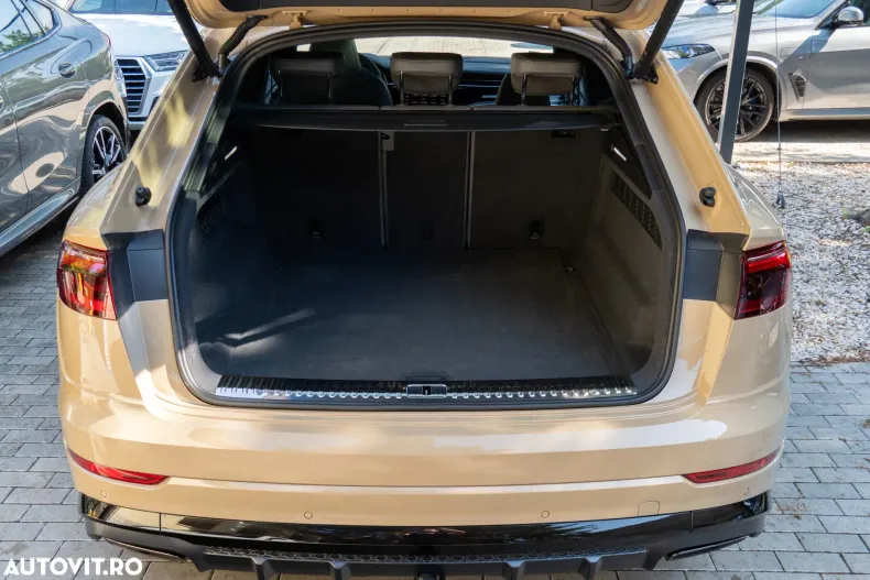 Audi Q8 din 2025 cu 9.600 km - oferta AUD123996 - foto 24