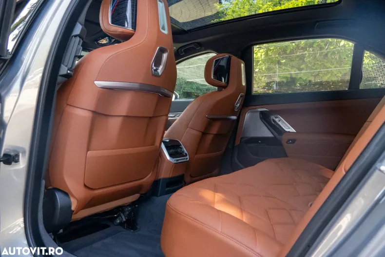 BMW Seria 7 din 2025 cu 10.900 km - oferta BMW124000 - foto 13