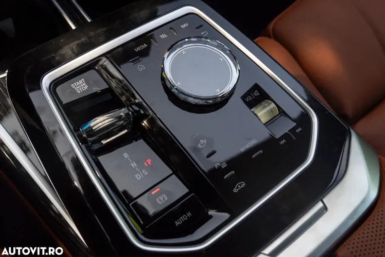 BMW Seria 7 din 2025 cu 10.900 km - oferta BMW124000 - foto 22