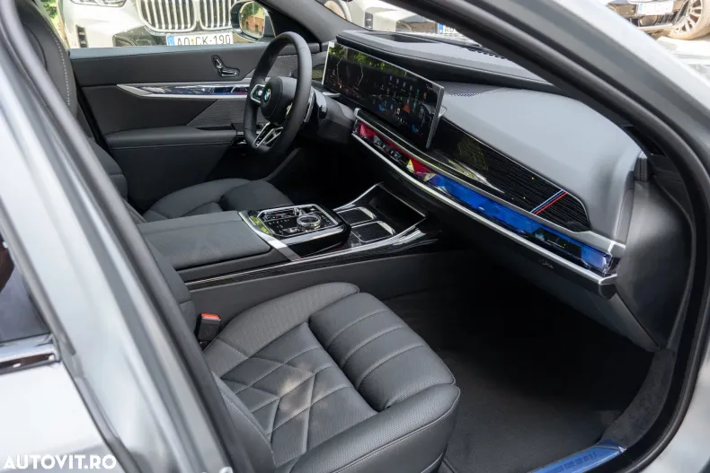 BMW Seria 7 din 2025 cu 12.500 km - oferta BMW124006 - foto 13