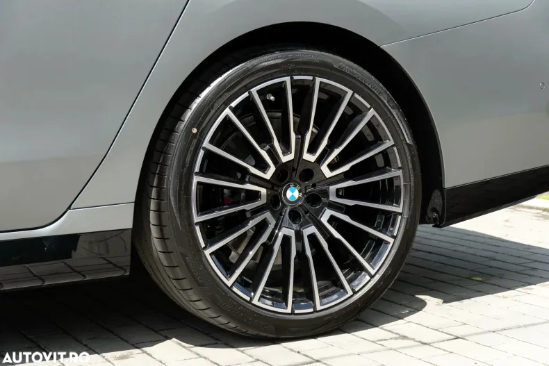 BMW Seria 7 din 2025 cu 12.500 km - oferta BMW124006 - foto 30