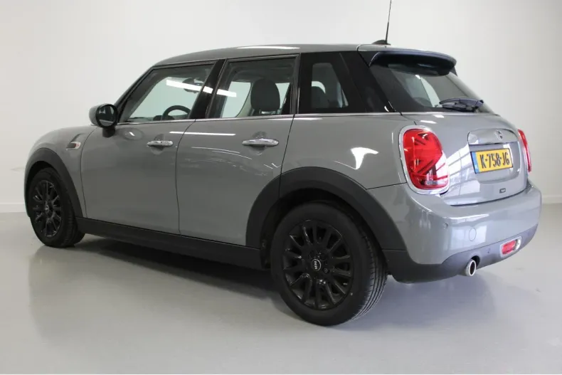 MINI Cooper din 2021 cu 180.000 km - oferta MIN124041 - foto 3