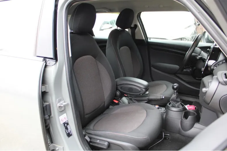 MINI Cooper din 2021 cu 180.000 km - oferta MIN124041 - foto 4