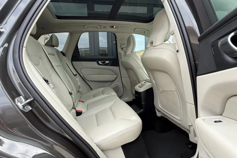 Volvo XC60 din 2019 cu 170.000 km - oferta VOL124056 - foto 14