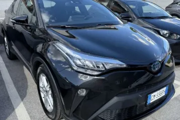 Toyota C-HR din 2023 - oferta TOY124059