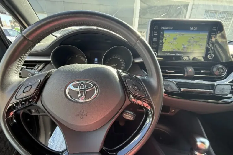 Toyota C-HR din 2023 cu 95.500 km - oferta TOY124059 - foto 2