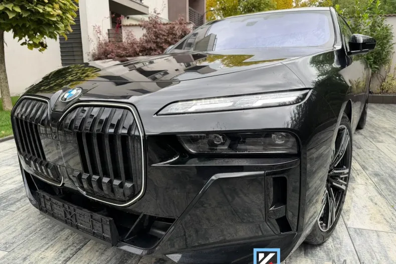 BMW Seria 7 din 2025 cu 15 km - oferta BMW124072 - foto 1