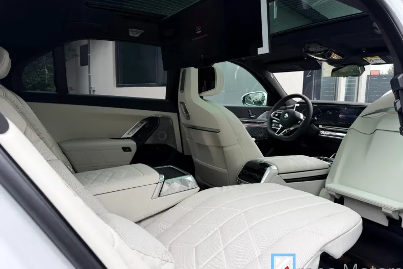 BMW Seria 7 din 2025 cu 15 km - oferta BMW124072 - foto 6