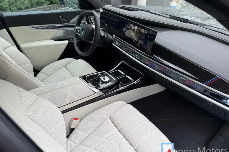 BMW Seria 7 din 2025 cu 15 km - oferta BMW124072 - foto 9