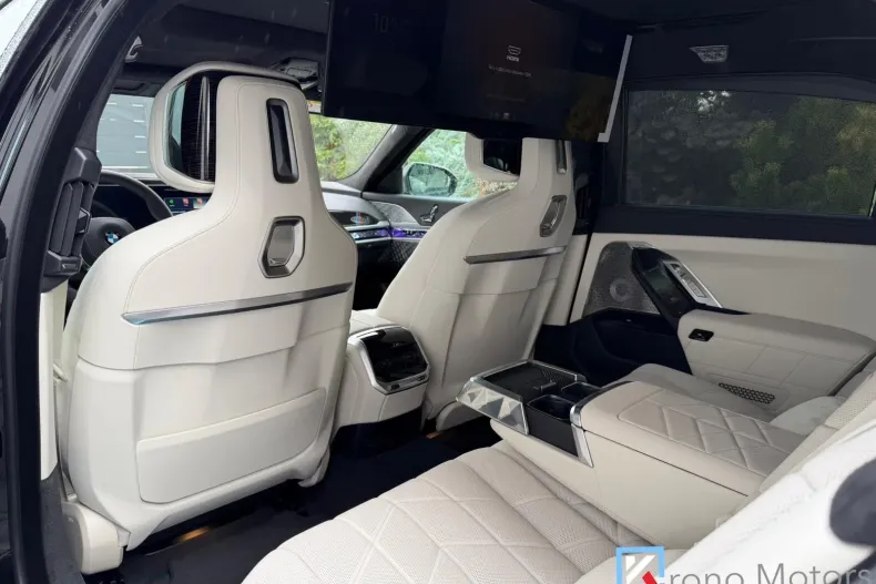 BMW Seria 7 din 2025 cu 15 km - oferta BMW124072 - foto 11