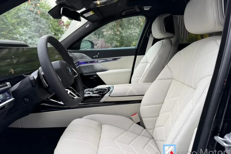 BMW Seria 7 din 2025 cu 15 km - oferta BMW124072 - foto 12