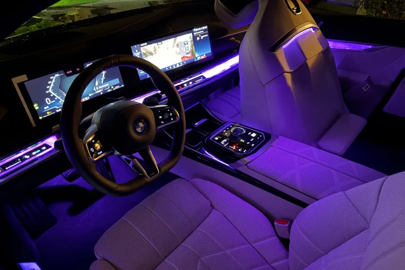 BMW Seria 7 din 2025 cu 15 km - oferta BMW124072 - foto 19