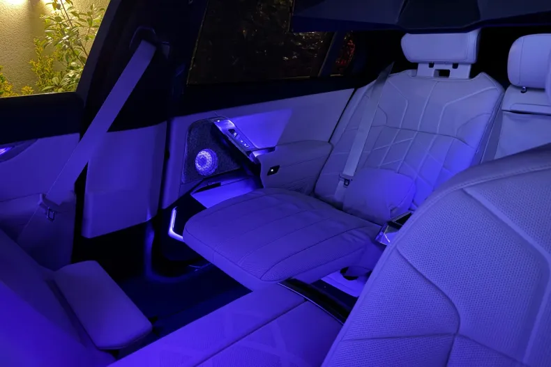 BMW Seria 7 din 2025 cu 15 km - oferta BMW124072 - foto 21