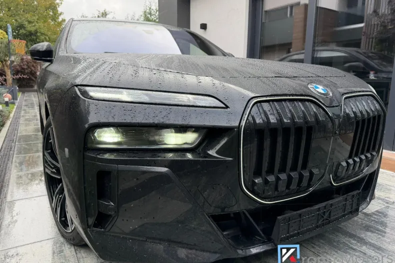 BMW Seria 7 din 2025 cu 15 km - oferta BMW124072 - foto 28