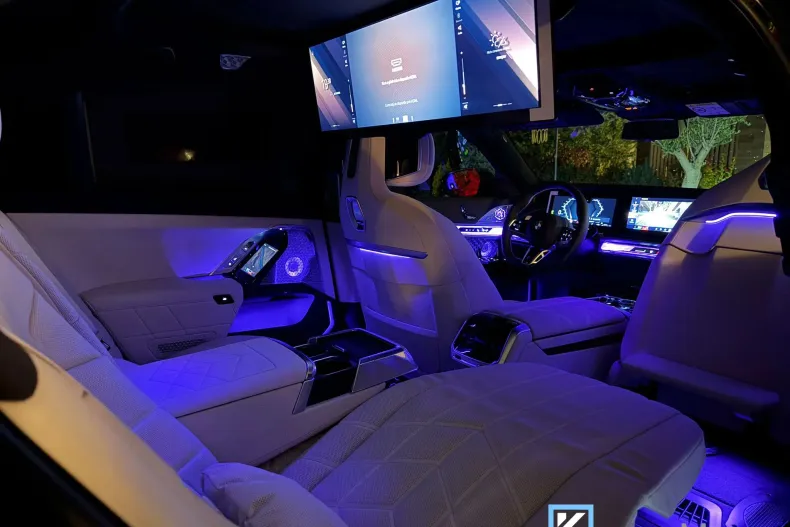 BMW Seria 7 din 2025 cu 15 km - oferta BMW124073 - foto 7