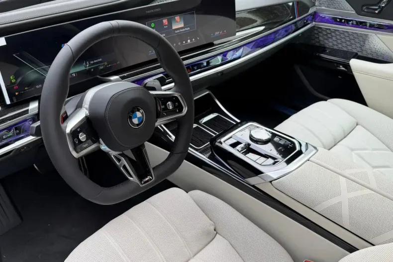 BMW Seria 7 din 2025 cu 15 km - oferta BMW124073 - foto 9