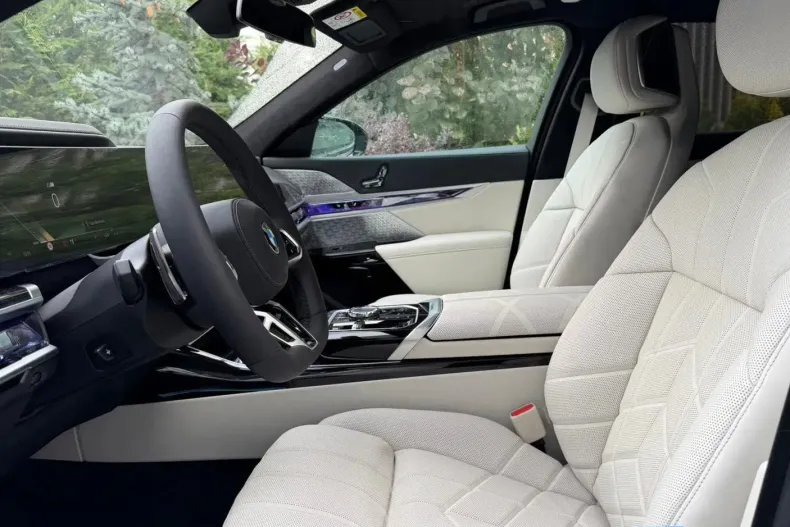 BMW Seria 7 din 2025 cu 15 km - oferta BMW124073 - foto 11