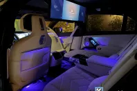 BMW Seria 7 din 2025 cu 15 km - oferta BMW124073 - foto 13