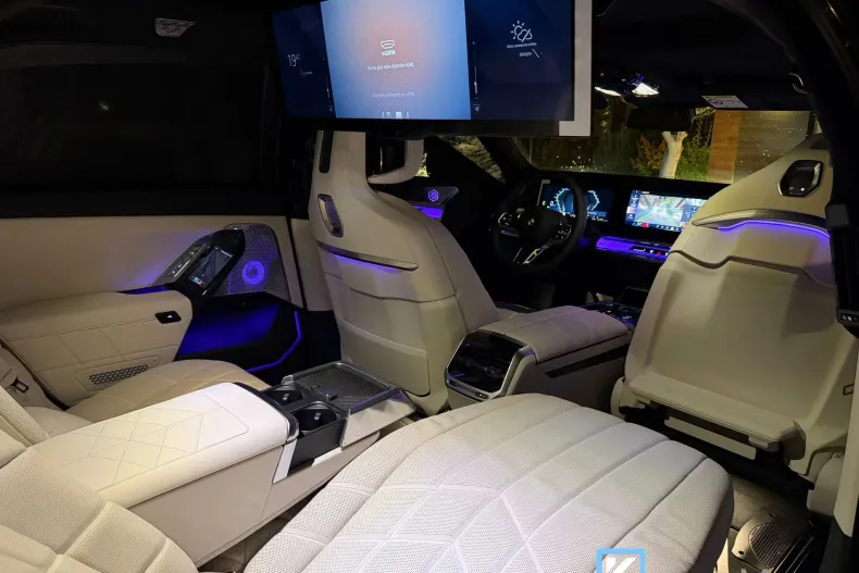 BMW Seria 7 din 2025 cu 15 km - oferta BMW124073 - foto 14