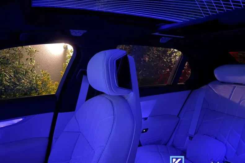 BMW Seria 7 din 2025 cu 15 km - oferta BMW124073 - foto 16