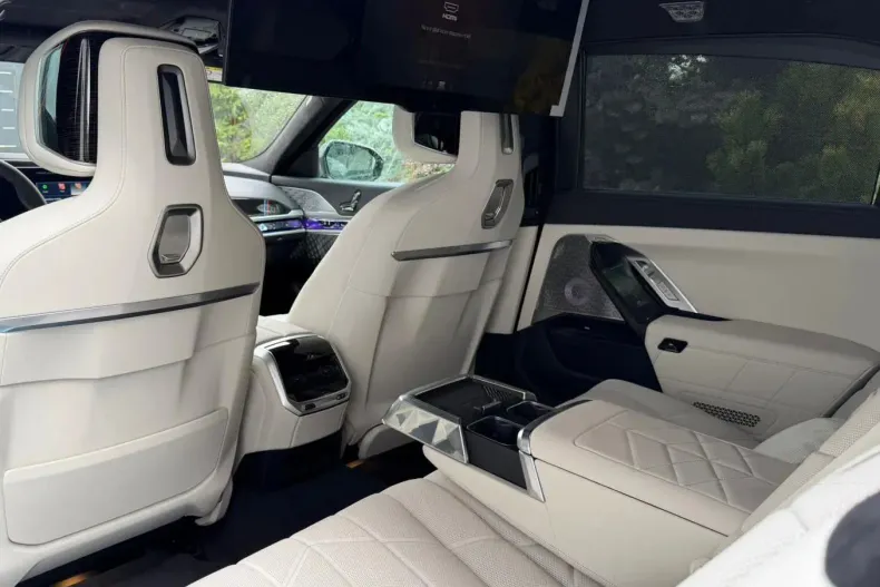 BMW Seria 7 din 2025 cu 15 km - oferta BMW124073 - foto 20