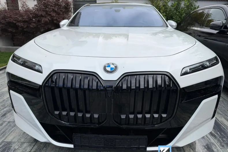 BMW Seria 7 din 2025 cu 15 km - oferta BMW124073 - foto 24