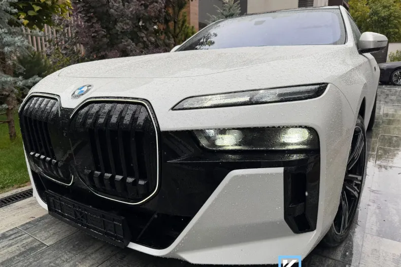 BMW Seria 7 din 2025 cu 15 km - oferta BMW124073 - foto 30