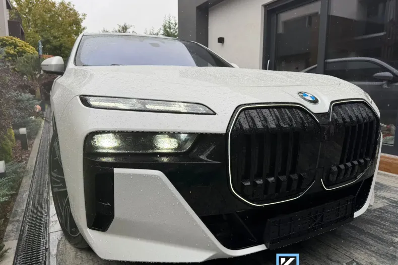 BMW Seria 7 din 2025 cu 15 km - oferta BMW124073 - foto 31