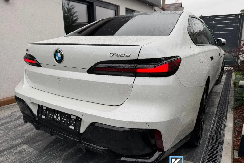 BMW Seria 7 din 2025 cu 15 km - oferta BMW124073 - foto 33