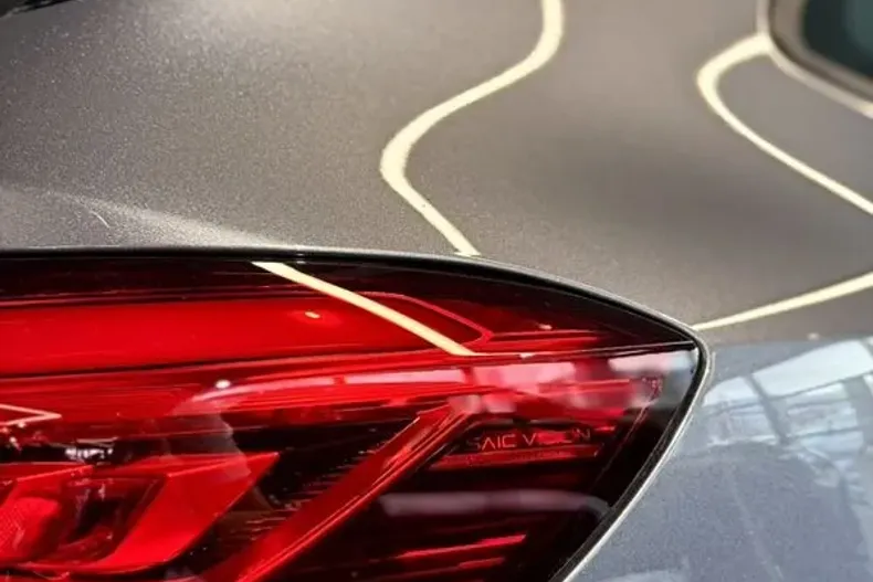 MG ZS HEV din 2024 cu 2 km - oferta MG0124101 - foto 4