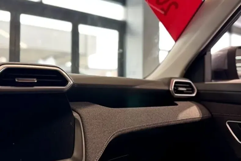 MG ZS HEV din 2024 cu 2 km - oferta MG0124101 - foto 12