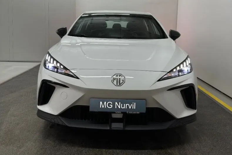 MG MG4 din 2023 cu 5.000 km - oferta MG0124109 - foto 1